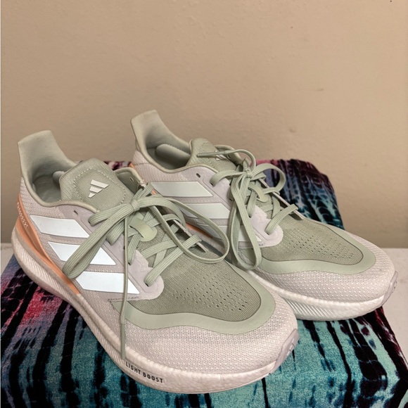 Adidas - Picture 2 of 9